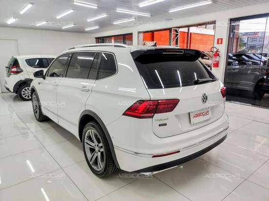 VOLKSWAGEN-TIGUAN-2020