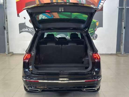 VOLKSWAGEN-TIGUAN-2018
