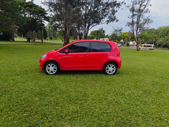 VOLKSWAGEN-UP-1.0 MPI HIGH UP 12V FLEX 4P MANUAL VOLKSWAGEN-UP-2013