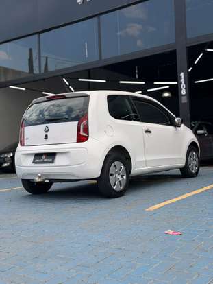 VOLKSWAGEN-UP-2015