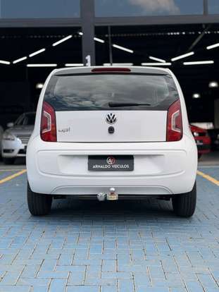 VOLKSWAGEN-UP-2015