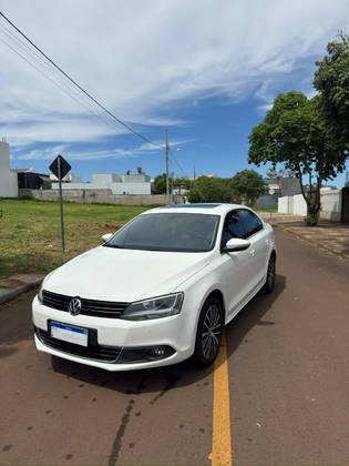 VOLKSWAGEN JETTA 2.0 TSI HIGHLINE 200CV GASOLINA 4P TIPTRONIC