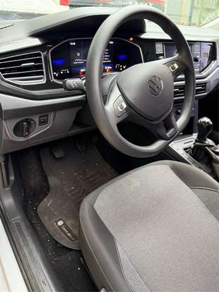 VOLKSWAGEN-POLO-2023