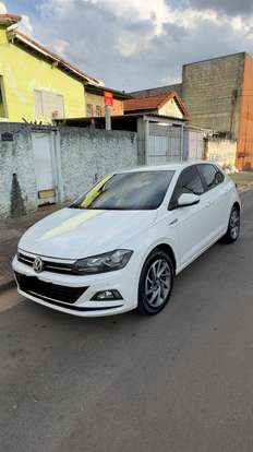 VOLKSWAGEN-POLO-2018