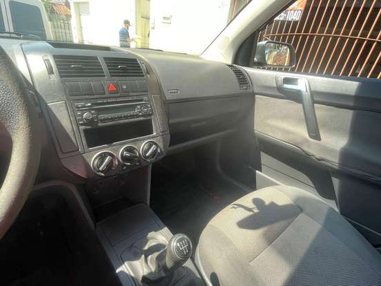 VOLKSWAGEN-POLO SEDAN-2007