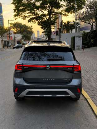 VOLKSWAGEN-T-CROSS-2024