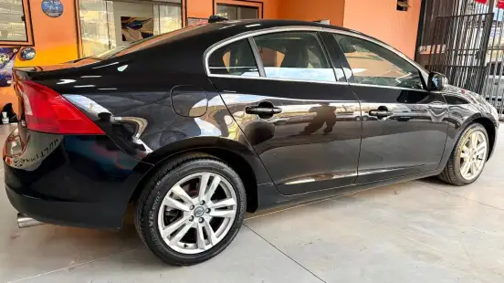 VOLVO-S60-2011