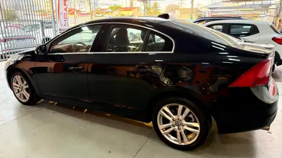 VOLVO-S60-2011