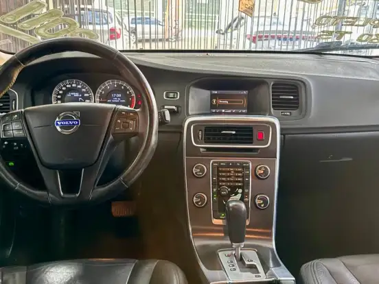 VOLVO-S60-2.0 T5 DYNAMIC GASOLINA 4P AUTOMÁTICO VOLVO-S60-2011