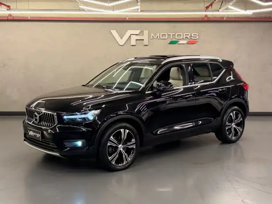 VOLVO-XC40-2020