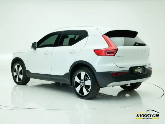 VOLVO-XC40-2.0 T4 GASOLINA MOMENTUM GEARTRONIC VOLVO-XC40-2019