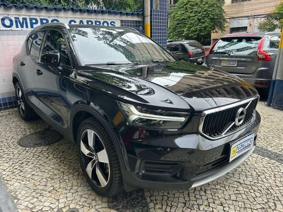 VOLVO-XC40-2020