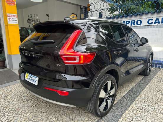 VOLVO-XC40-2.0 T4 GASOLINA MOMENTUM GEARTRONIC VOLVO-XC40-2020