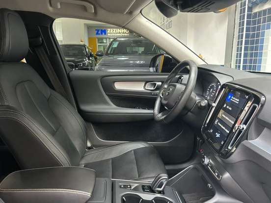 VOLVO-XC40-2.0 T4 GASOLINA MOMENTUM GEARTRONIC VOLVO-XC40-2020