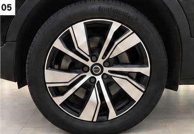 VOLVO-XC40-2022
