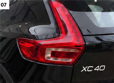 VOLVO-XC40-2022