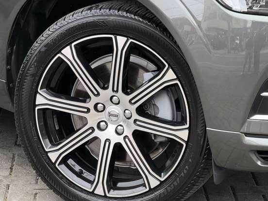 VOLVO-XC60-2021