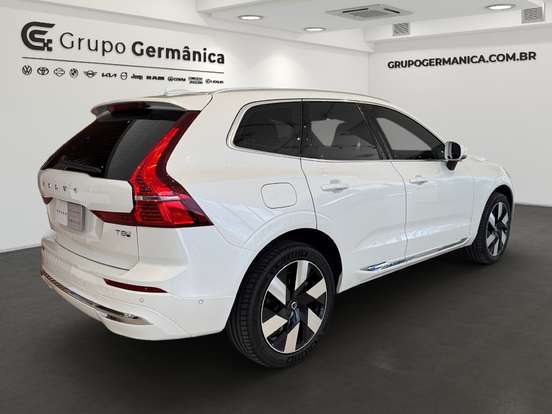 VOLVO-XC60-2024