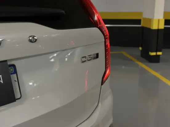 VOLVO-XC90-2020