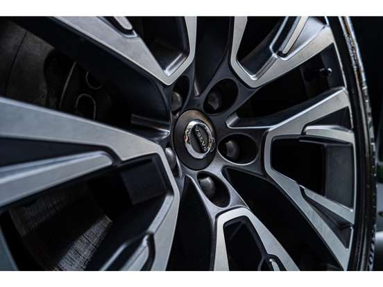 VOLVO-XC90-2022