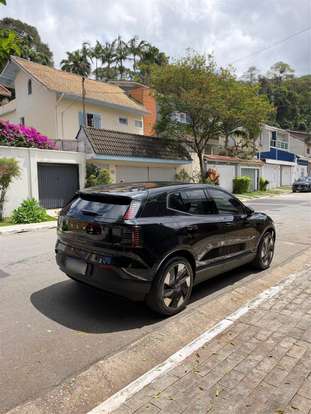 VOLVO-EX30-2024