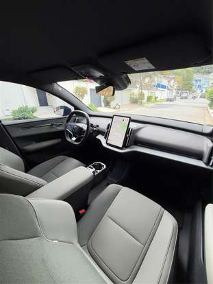 VOLVO-EX30-2024