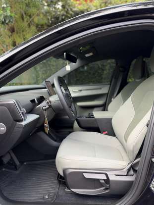 VOLVO-EX30-2024