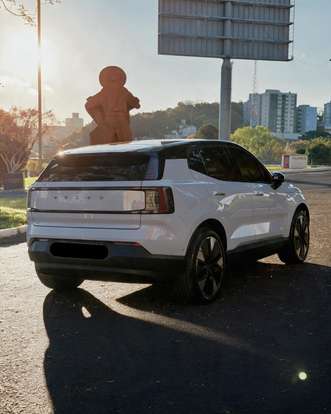 VOLVO-EX30-2024