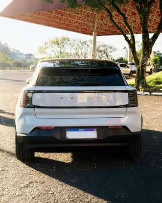 VOLVO-EX30-2024