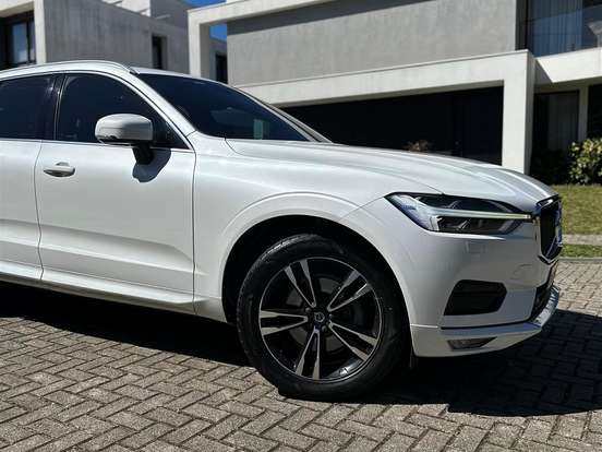 VOLVO-XC60-2.0 T5 GASOLINA MOMENTUM AWD GEARTRONIC VOLVO-XC60-2018