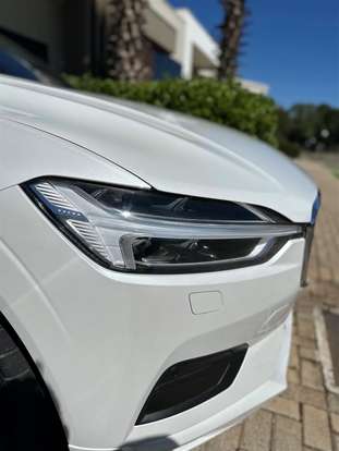 VOLVO-XC60-2018
