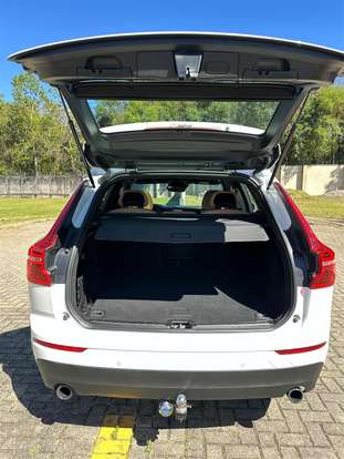 VOLVO-XC60-2018