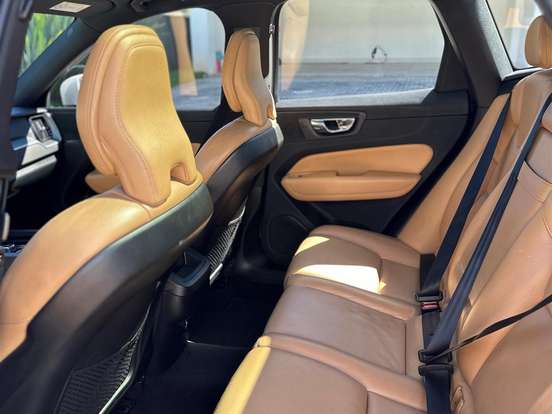 VOLVO-XC60-2.0 T5 GASOLINA MOMENTUM AWD GEARTRONIC VOLVO-XC60-2018