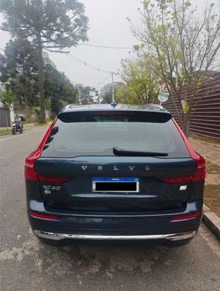 VOLVO-XC60-2023