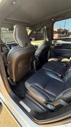 VOLVO-XC90-2023