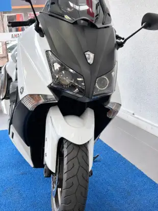YAMAHA-TMAX-2014
