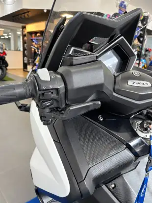 YAMAHA-TMAX-2014