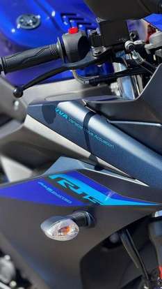 YAMAHA-YZF R15-2025