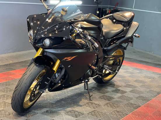 YAMAHA-YZF R1-2010
