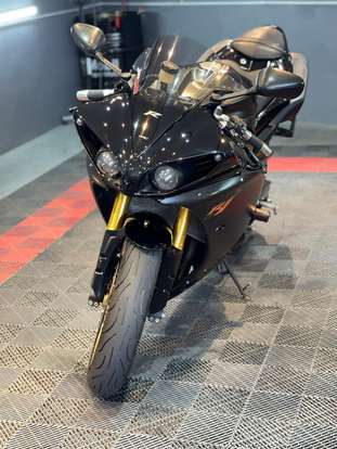 YAMAHA-YZF R1-2010