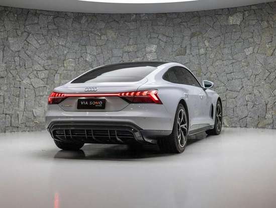 AUDI-E-TRON GT-2023