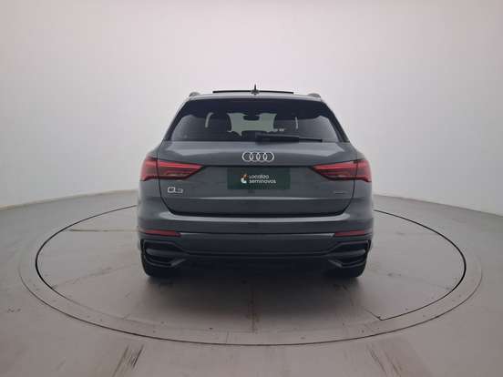 AUDI-Q3-2023