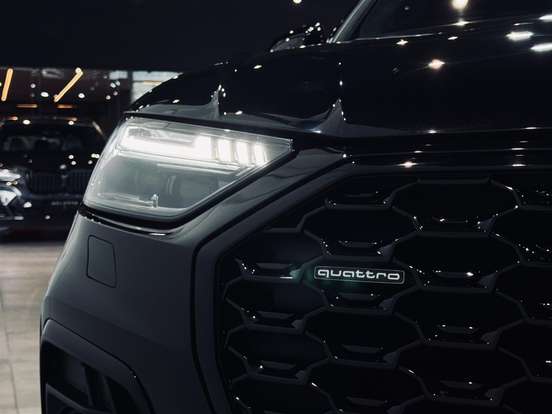 AUDI-Q5-2021
