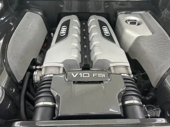 AUDI-R8-2011