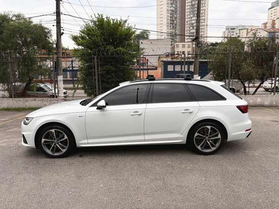 AUDI-A4-2019
