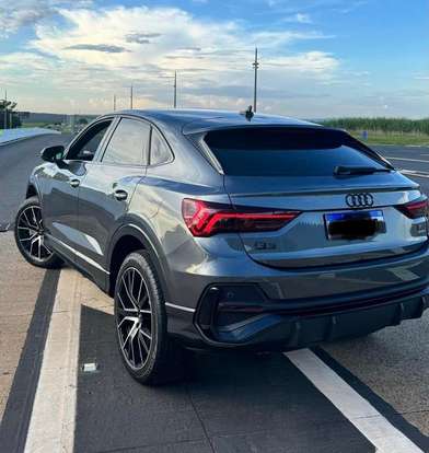AUDI-Q3-2022
