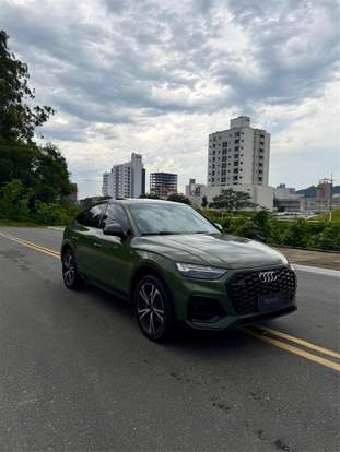 AUDI-Q5-2021