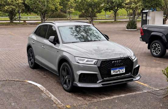 AUDI-Q5-2020