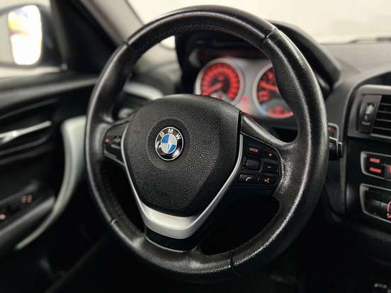 BMW-118i-2013