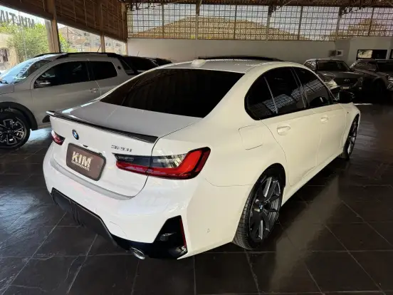BMW-320i-2.0 16V TURBO FLEX M SPORT 10th ANNIVERSARY EDITION AUTOMÁTICO BMW-320i-2024